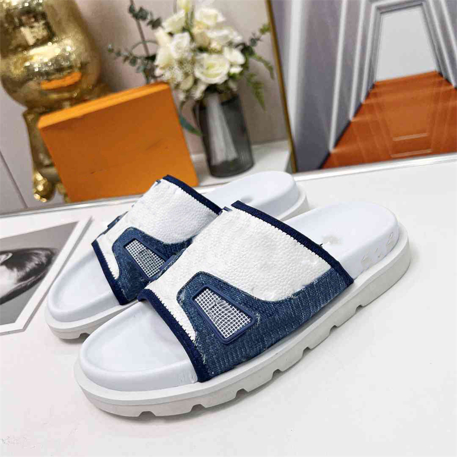 High Quality Fashion Beach Shoes Summer Fashion Travel Platform Slippers Louiseity Women Leather Letter Sandals Luxury Designers viutonity GDSGDD
High Quality Fashion Beach Shoes Summer Fashion Travel Platform Slippers Louiseity Women Leather Letter Sandals Luxury Designers viutonity GDSGDD