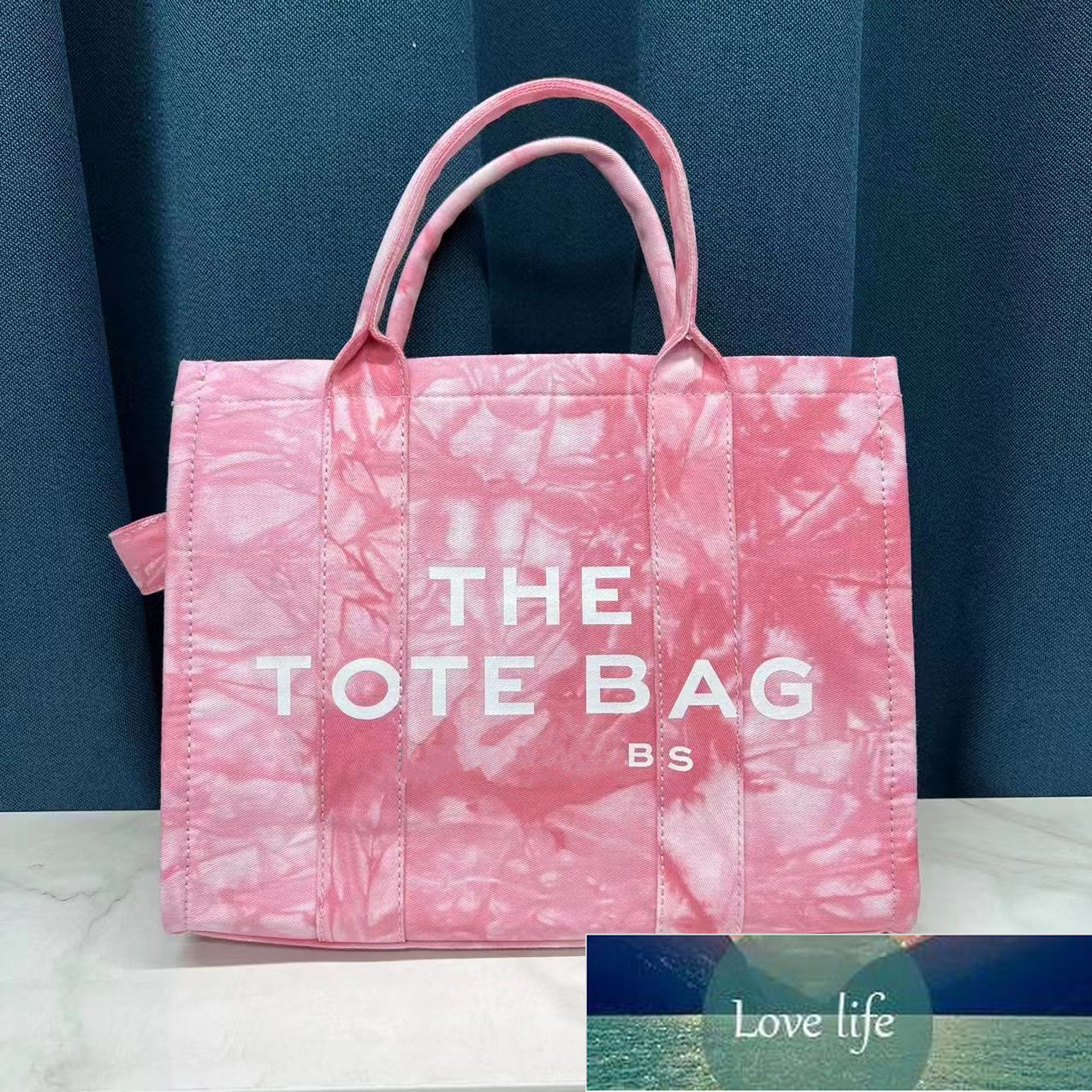High-volume New tie-dye Tote Bag with Letter Logo Women Bags Stylish diagonal handbag, Sky blue
High-volume New tie-dye Tote Bag with Letter Logo Women Bags Stylish diagonal handbag, Sky blue