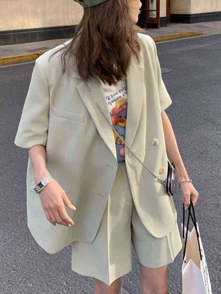 Vintage Summer Office Lady Blazer Suits Korean Thin 2 Two Piece Set Women Short Sleeve Jacket J220813, Apricot.
Vintage Summer Office Lady Blazer Suits Korean Thin 2 Two Piece Set Women Short Sleeve Jacket J220813, Apricot.