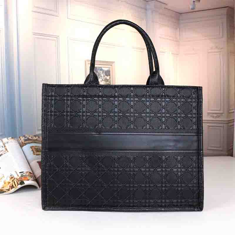 2021 Women Luxury Designers Tote Bags Canvas Large capacity handbag female wild commuter presbyopia big shopping bag embroidery fashion lady, White dot
2021 Women Luxury Designers Tote Bags Canvas Large capacity handbag female wild commuter presbyopia big shopping bag embroidery fashion lady, White dot
