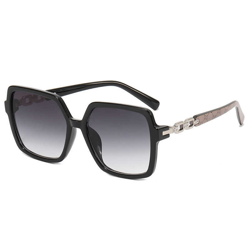 Mens Womens Designer Sunglasses Sun Glasses Round Fashion Gold Frame Glass Lens Eyewear For Man Woman With Original Cases Boxs Mixed Color 8989
Mens Womens Designer Sunglasses Sun Glasses Round Fashion Gold Frame Glass Lens Eyewear For Man Woman With Original Cases Boxs Mixed Color 8989