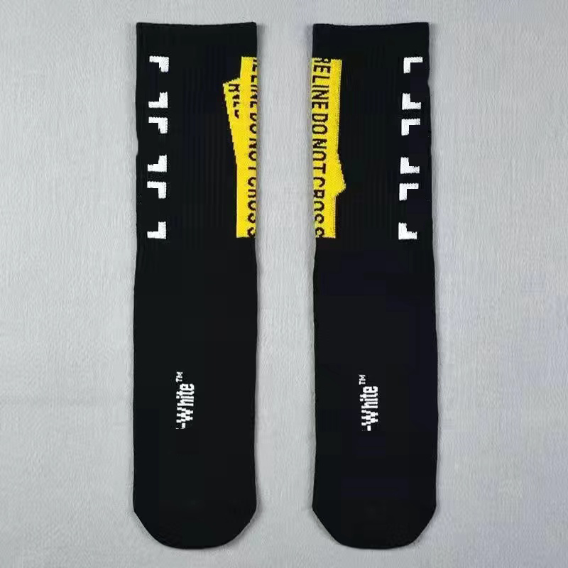 Off Fashion Mens Streetwear Socks Women Men High Quality Cotton Allmatch Arrow XXX Printing Breathable Black White Mixing Footbal
