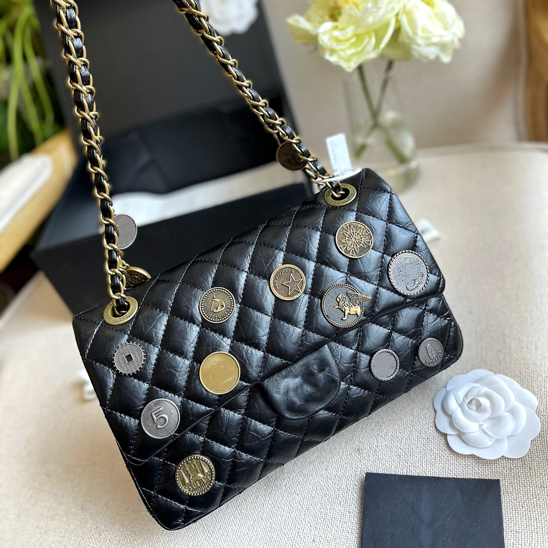 Women's Shoulder Bags Collectible Commemorative Edition Luxury Designers Crumpled bag Calfskin Gold-Tone Metal Matelasse Chain Quilted Crossbody bag