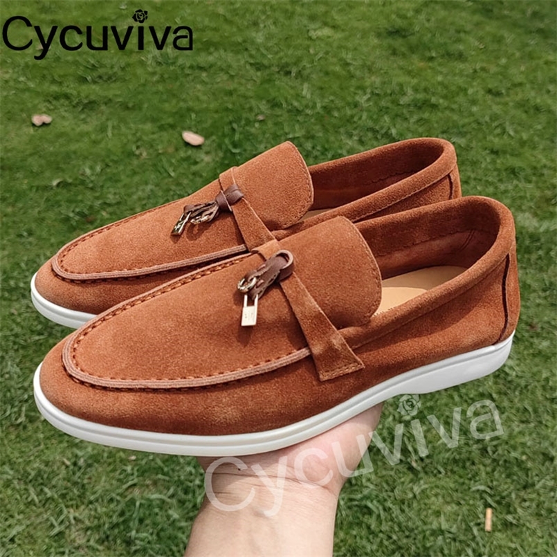 Suede Flat Shoes Men Round Toe Slip On Male Loafers Metal Lock Decorate Blue Mules Casual Summer Outwear 220812, Leather as show
Suede Flat Shoes Men Round Toe Slip On Male Loafers Metal Lock Decorate Blue Mules Casual Summer Outwear 220812, Leather as show