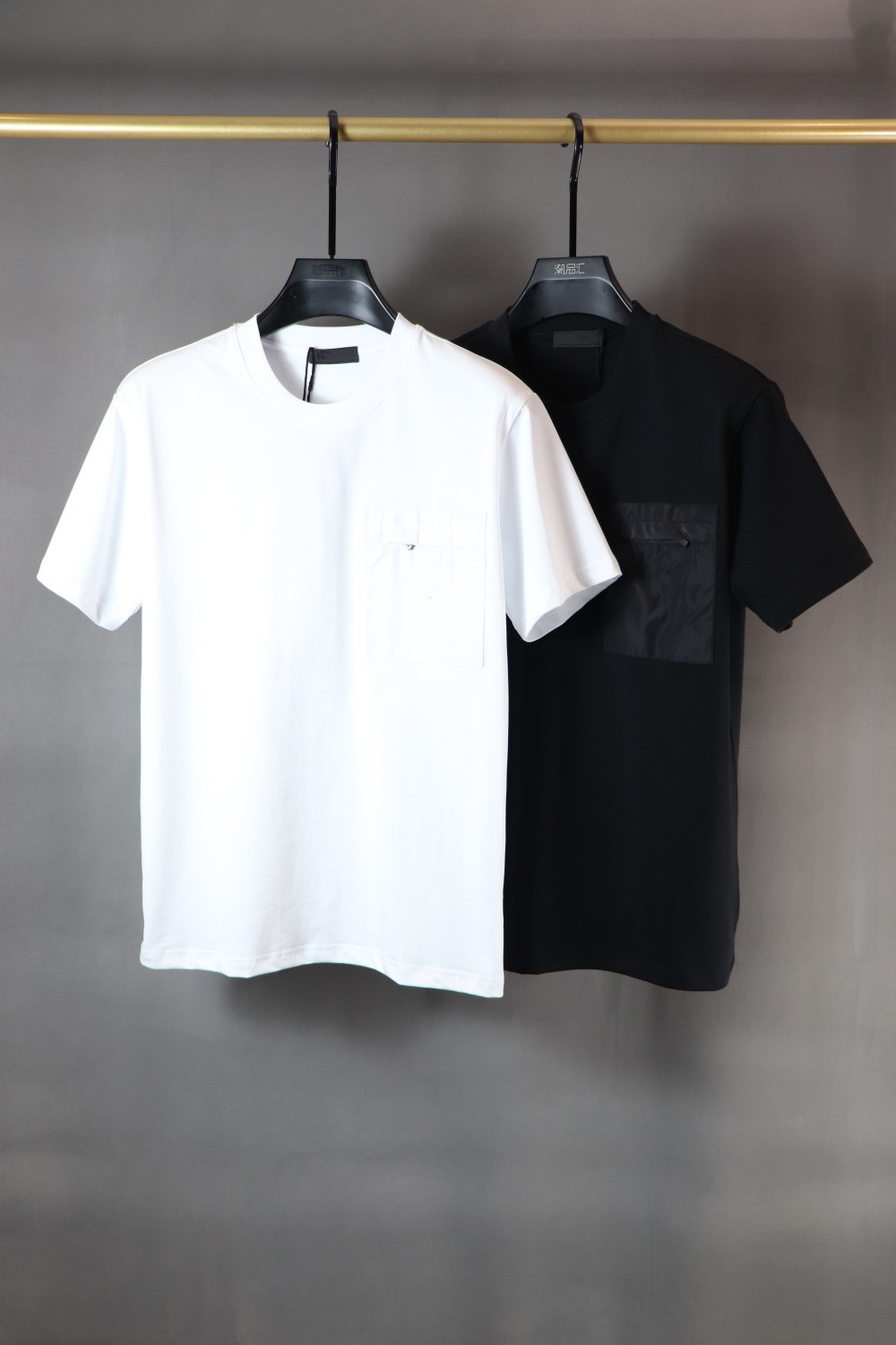 looks amazing Tailored Business star party brand 2022 New ADA Men' Nylon Pocket Round collar cotton high quality short sleeve T-shirt, Black
looks amazing Tailored Business star party brand 2022 New ADA Men' Nylon Pocket Round collar cotton high quality short sleeve T-shirt, Black