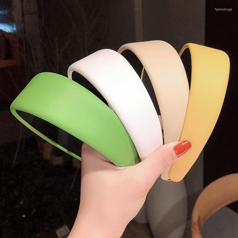 Bandanas Fashion Style Bezel PU Leather Hairbands For Women Girls Solid Head Hoop Female Headband Boutique Headdress Hair AccessoriesBandana
Bandanas Fashion Style Bezel PU Leather Hairbands For Women Girls Solid Head Hoop Female Headband Boutique Headdress Hair AccessoriesBandana
