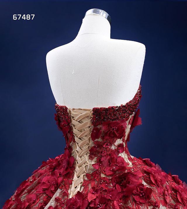 champagne and burgundy Lace Quince Dresses 2022 Sweetheart Lace-up Corset Top Sparkly Applique sweety 15 Quinceanera Dresses