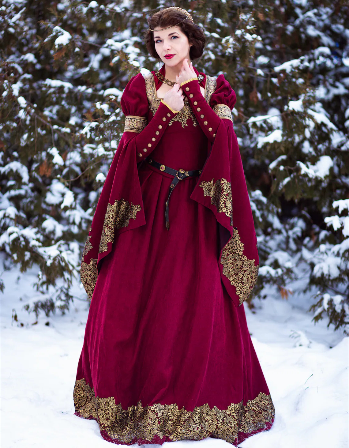 Fantasy Renaissance Victorian Prom Dresses 2022 Long Sleeves Winter Formal Party Gowns Gold Appliques Vintage Cosplay Masquerade A Line Evening Dress