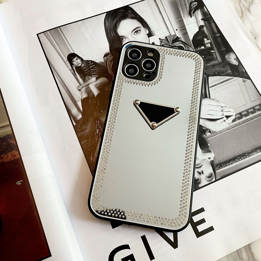Luxurys designers Phone Case for iPhone case 11 11pro 11promax 12 12Pro 12promax 13 13pro 13promax Inverted triangle customization Rhinestone mirror good nice, Customize
Luxurys designers Phone Case for iPhone case 11 11pro 11promax 12 12Pro 12promax 13 13pro 13promax Inverted triangle customization Rhinestone mirror good nice, Customize