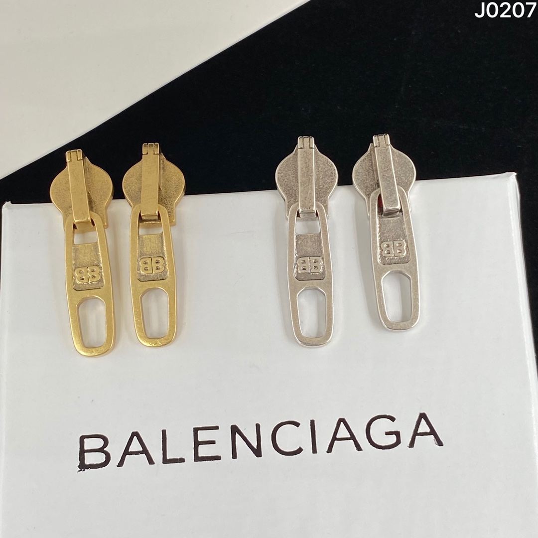 Fashion Earrings Personalized Ear Stud for Man Womens Classic 2 Colors Good Quality