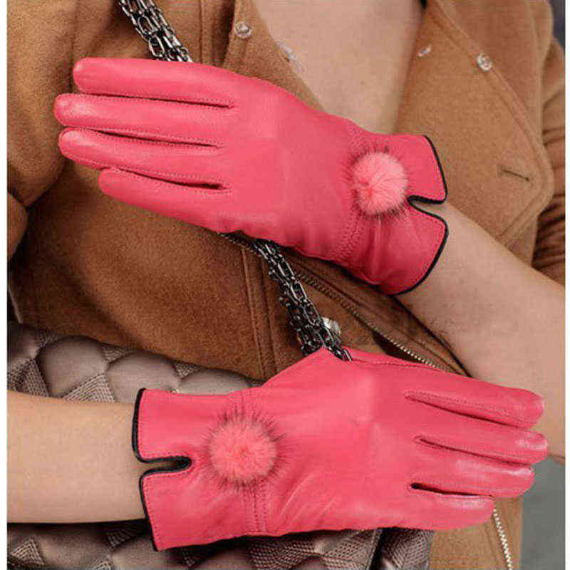 Genuine Leather Glove Women Warm Fashhion Winter Ladies Hand Warmer Gloves With Natural Mink Fur Ball Luxury Glove With Finger T220730
Genuine Leather Glove Women Warm Fashhion Winter Ladies Hand Warmer Gloves With Natural Mink Fur Ball Luxury Glove With Finger T220730