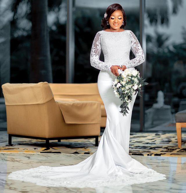 2022 Vintage Arabic Aso Ebi Lace Beaded Mermaid Wedding Gowns Illusion Long Sleeves Satin Sheer Back Plus Size Formal Bridal Gowns