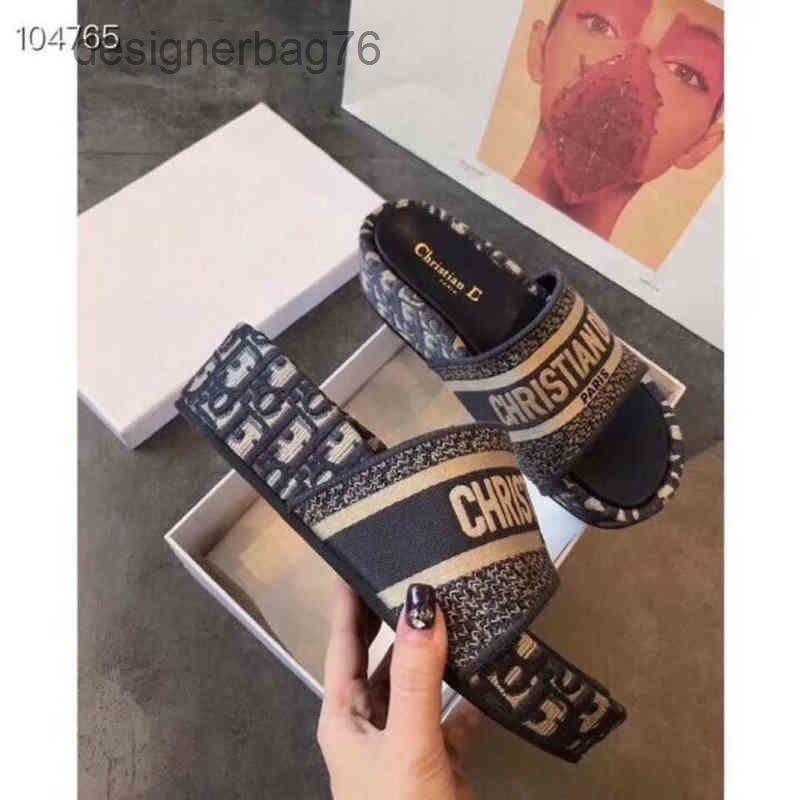 Sandals designer christain sandal Women Oran Slippers summer shoes d 2022 Home Embroidered Thick Soled Net Red Elevated Open Toe Women Wear Lazy0MJY U, Blue
Sandals designer christain sandal Women Oran Slippers summer shoes d 2022 Home Embroidered Thick Soled Net Red Elevated Open Toe Women Wear Lazy0MJY U, Blue