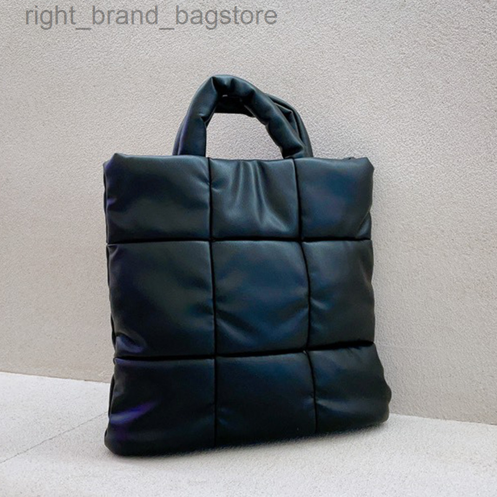 Fashion Brands Cotton Space Bags for Women Shoulder Bag Quilting Padded Tote Women Handbag Designer Winter Down Crossbody Bag W220813, Black
Fashion Brands Cotton Space Bags for Women Shoulder Bag Quilting Padded Tote Women Handbag Designer Winter Down Crossbody Bag W220813, Black