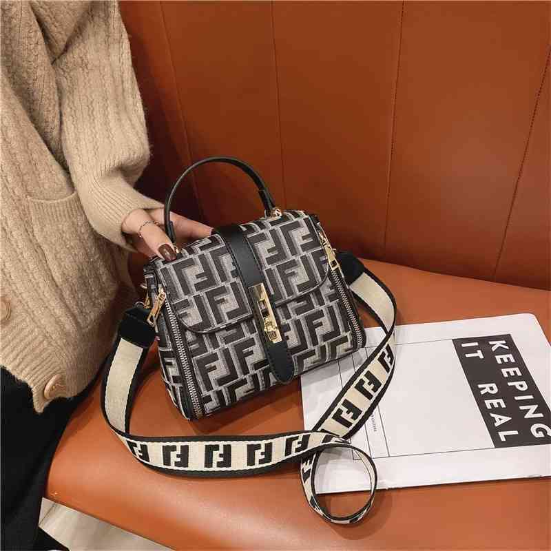 70% factory online sale handbag Single shoulder large capacity small versatile style, Sky blue
70% factory online sale handbag Single shoulder large capacity small versatile style, Sky blue