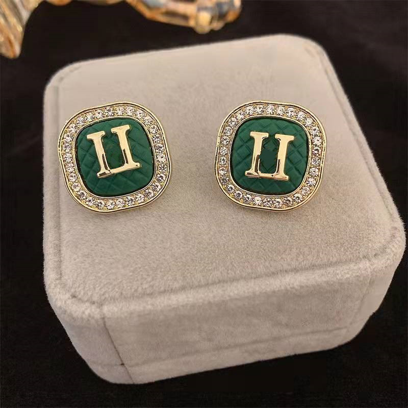 Green Red Black Diamond Round Classic Stud Titanium Steel European and American letter H earrings women ladies designer luxury couple gift jewelry does not fade
Green Red Black Diamond Round Classic Stud Titanium Steel European and American letter H earrings women ladies designer luxury couple gift jewelry does not fade