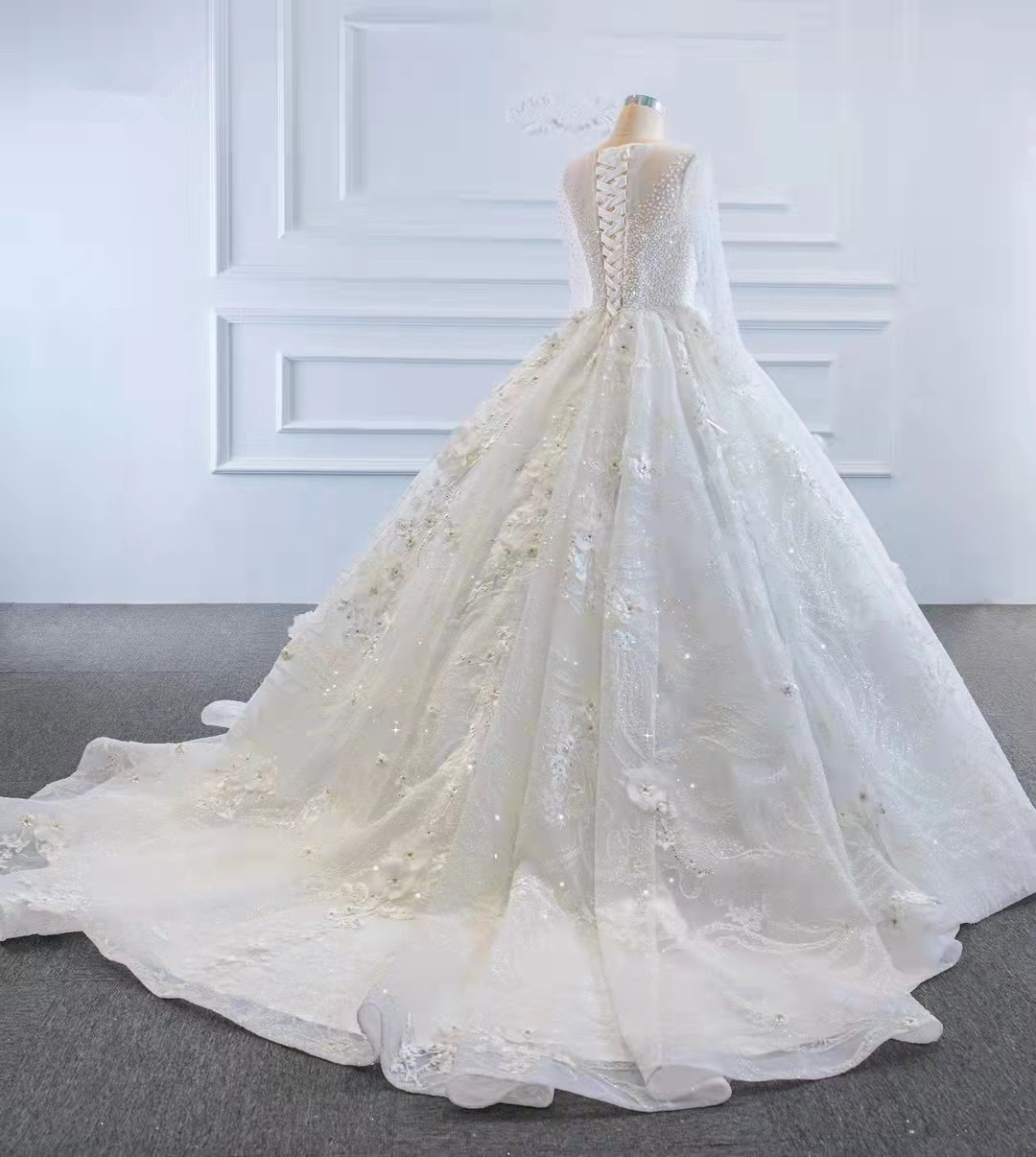 Glitter Pearls Crystal Bridal Gowns 3D Flower Appliqued Wedding Dresses Saudi Arabia Long Sleeves Custom Made Robe De Mariee