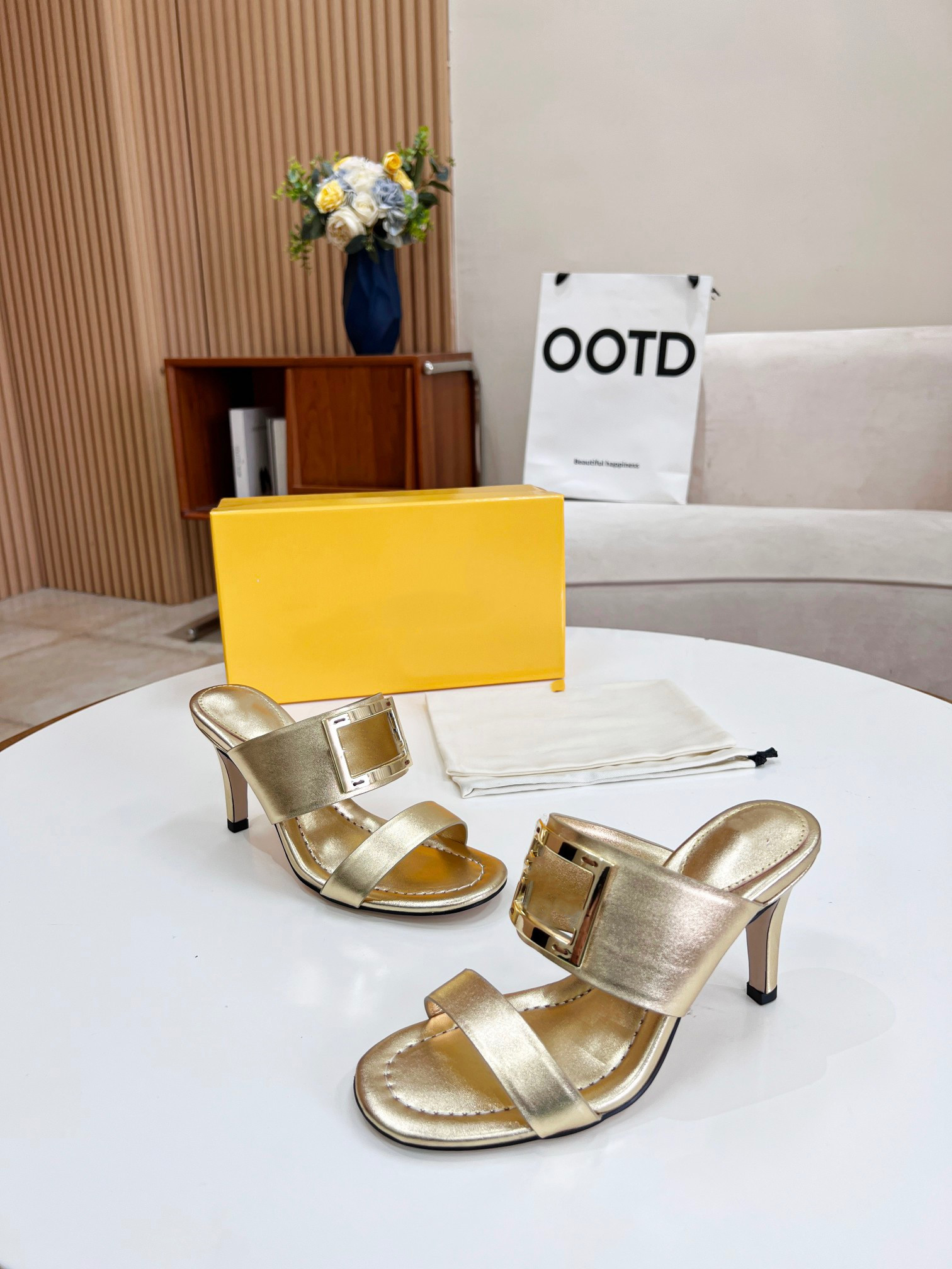 women's sandals designer shoes skate shoes summer fashion flat-bottomed slippers with sandals and slippers with boxes 0601, 01
women's sandals designer shoes skate shoes summer fashion flat-bottomed slippers with sandals and slippers with boxes 0601, 01