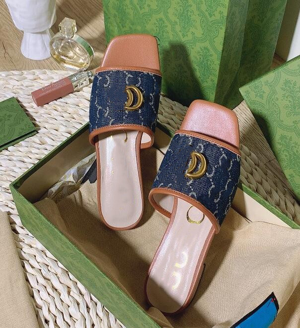 The casual slipper color series hardware super suitable for summer The upper feet are very comfortable sandals, Red
The casual slipper color series hardware super suitable for summer The upper feet are very comfortable sandals, Red