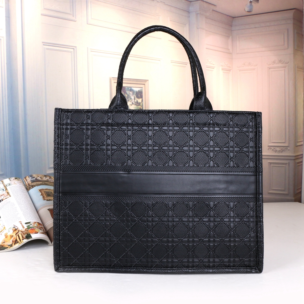 BBL 2022 Handbags high quality s designers bags for women handbag soft cowhide PU Tote Crossbody Shoulder luxury Fashion Shopping Satchels, Black
BBL 2022 Handbags high quality s designers bags for women handbag soft cowhide PU Tote Crossbody Shoulder luxury Fashion Shopping Satchels, Black