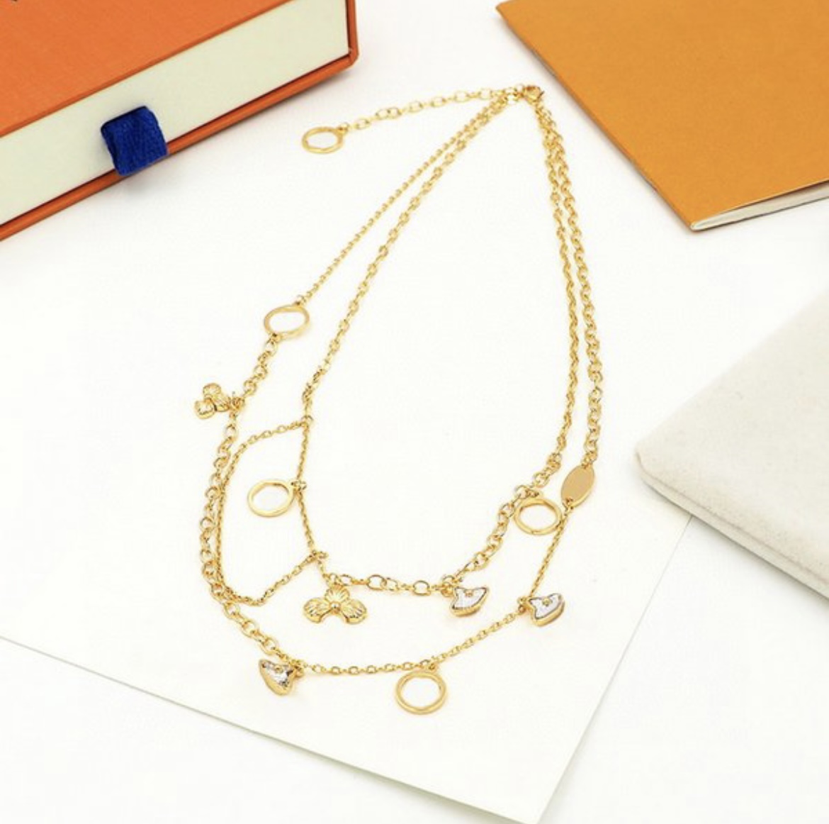 2022 New Women Designers Bracelet Gold V Necklace Luxury Jewelry Flower Letters Pendant Fashion Love Bracelets Brand Womens Chain Link Ornaments WIth Box, Golden
2022 New Women Designers Bracelet Gold V Necklace Luxury Jewelry Flower Letters Pendant Fashion Love Bracelets Brand Womens Chain Link Ornaments WIth Box, Golden