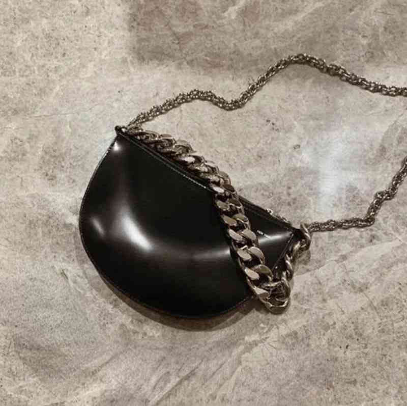 Kara Chain Bag Designer Brand Cowhide Single Shoulder Messenger Armpit Half Moon Half Round Small Bag Female 220622, Black silver chain
Kara Chain Bag Designer Brand Cowhide Single Shoulder Messenger Armpit Half Moon Half Round Small Bag Female 220622, Black silver chain