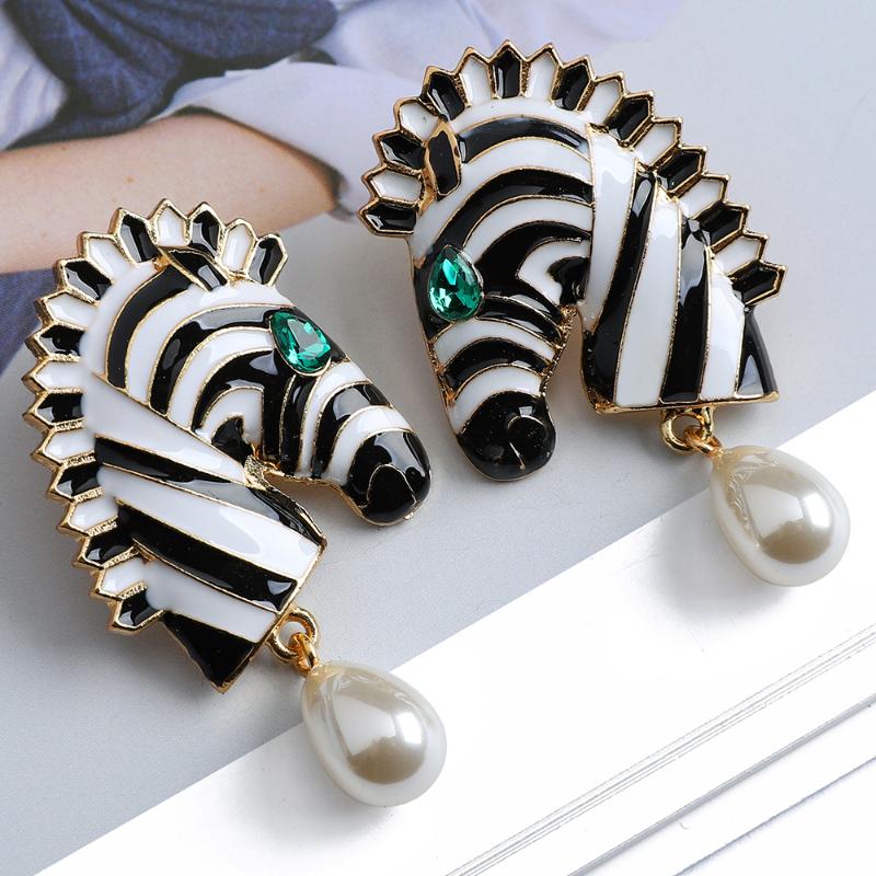 Dangle & Chandelier Imitation Pearl Zebra Design Pendant Earrings For Women Girl Luxury Animal Metal Enamel Earring Vintage Jewelry Accessor
Dangle & Chandelier Imitation Pearl Zebra Design Pendant Earrings For Women Girl Luxury Animal Metal Enamel Earring Vintage Jewelry Accessor
