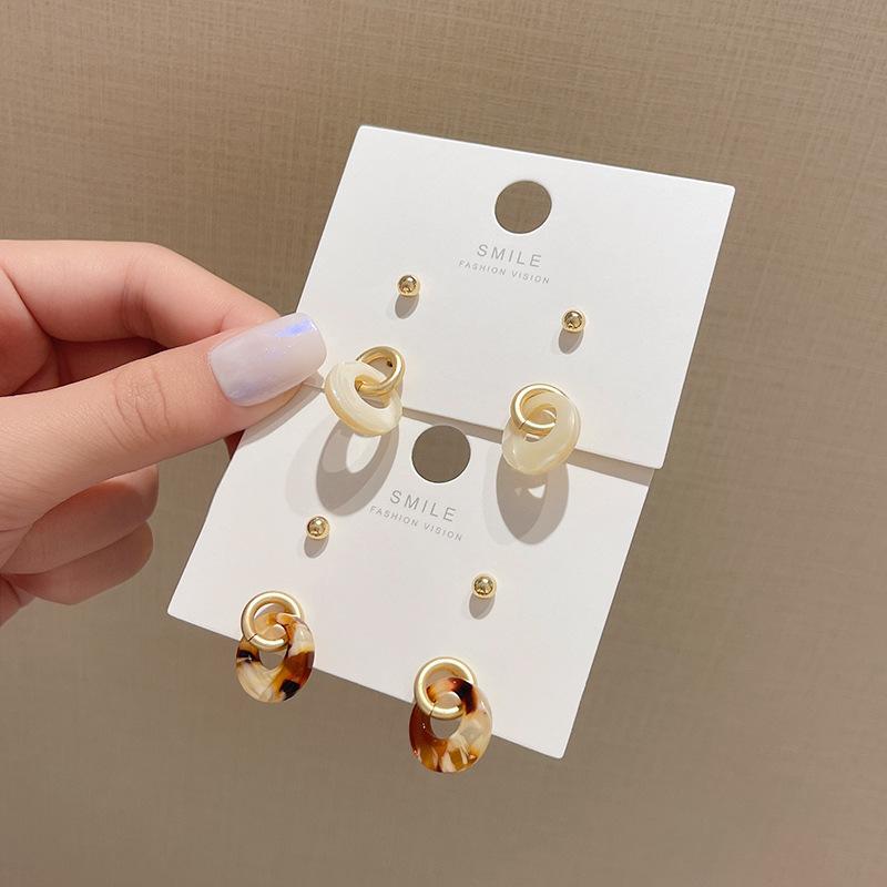 Stud U-Magical Japanese Circle Brown Beige Resin Contrast Color Earring For Women Gold Hollow Geometric Metal Jewellery
Stud U-Magical Japanese Circle Brown Beige Resin Contrast Color Earring For Women Gold Hollow Geometric Metal Jewellery