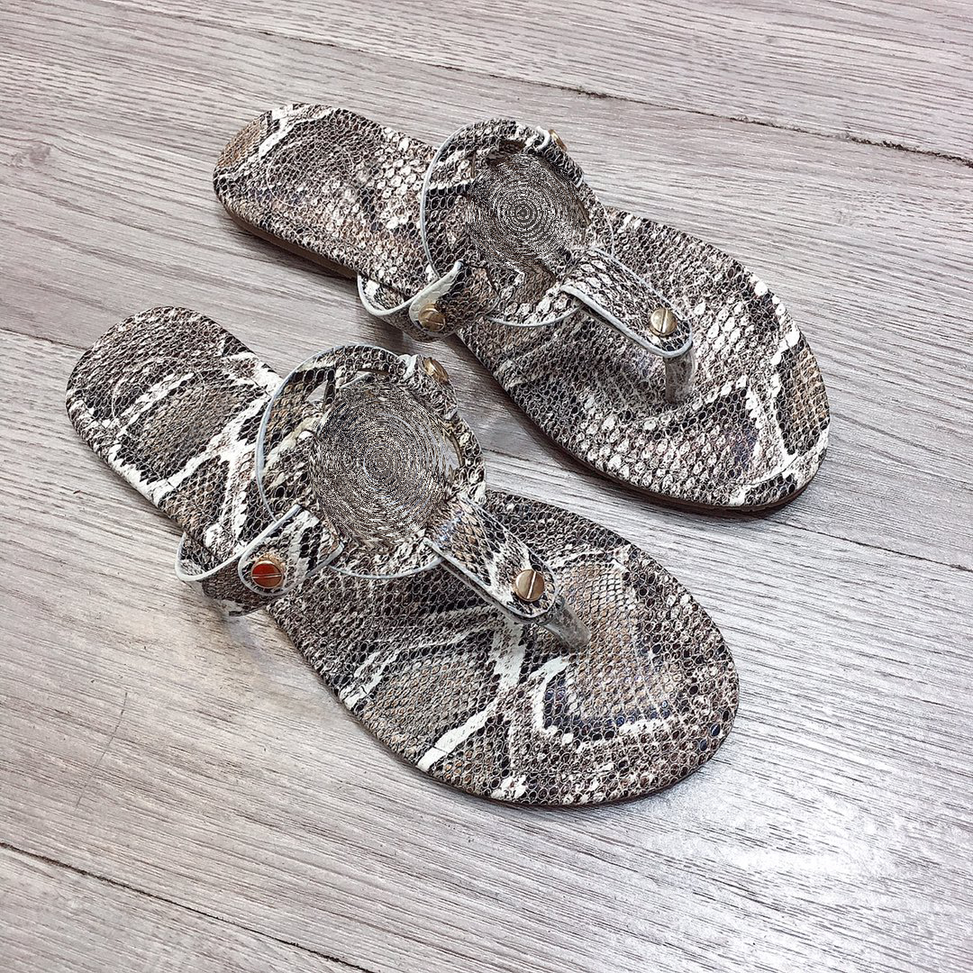 Women's Sandals Fashion Designer Slides Tories Slippers Rubber Leather Flat Heels Hollowed out slide eopard Python Snakeskin Flip Flops Scuffs Sandal Shoes sliders, Fill postage
Women's Sandals Fashion Designer Slides Tories Slippers Rubber Leather Flat Heels Hollowed out slide eopard Python Snakeskin Flip Flops Scuffs Sandal Shoes sliders, Fill postage