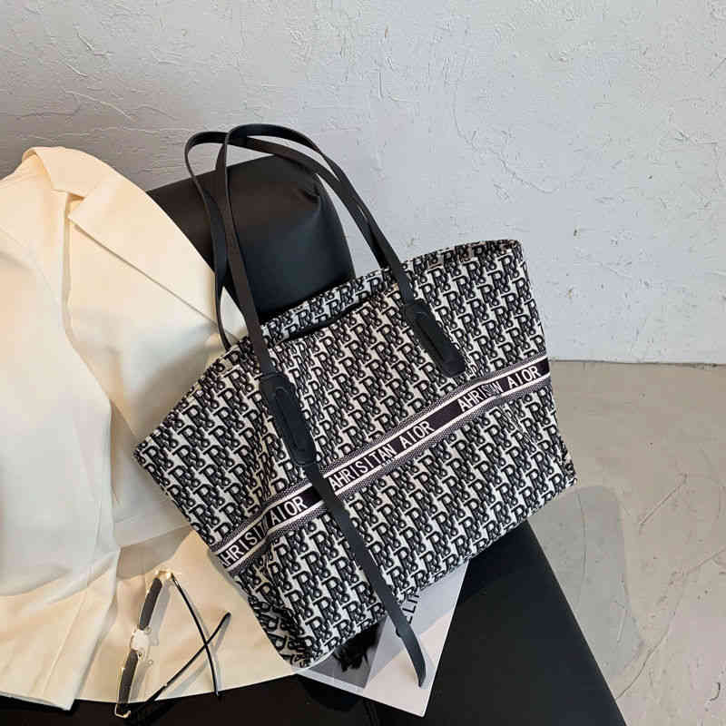 Star same style bag women new Canvas Shoulder Bag high capacity women's Tote Bag Purses_7VH3
Star same style bag women new Canvas Shoulder Bag high capacity women's Tote Bag Purses_7VH3