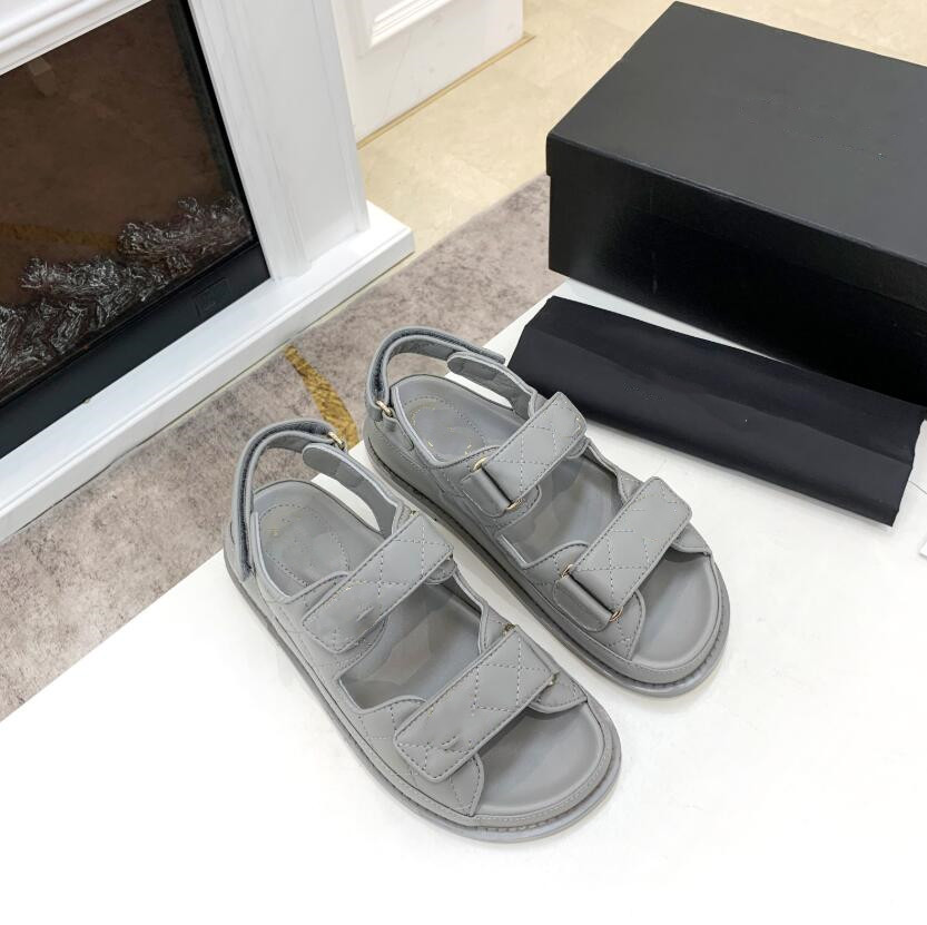 Trend Mens Womens Sandals Summer Fashion Designer Slide Slippers Luxury Flat Flip Flops Shoes Embroidered Platform Rubber Sandal Canvas Sliders Casual Loafers, Box
Trend Mens Womens Sandals Summer Fashion Designer Slide Slippers Luxury Flat Flip Flops Shoes Embroidered Platform Rubber Sandal Canvas Sliders Casual Loafers, Box