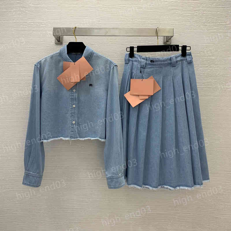 Womens Knitt Two Piece Dress Designer Tracksuits MIU Thin Denim Two-piece Suit Retro Design Brand Letter Logo Embroidery Shirt Mid-length Skirt Sets Women Clothing
Womens Knitt Two Piece Dress Designer Tracksuits MIU Thin Denim Two-piece Suit Retro Design Brand Letter Logo Embroidery Shirt Mid-length Skirt Sets Women Clothing