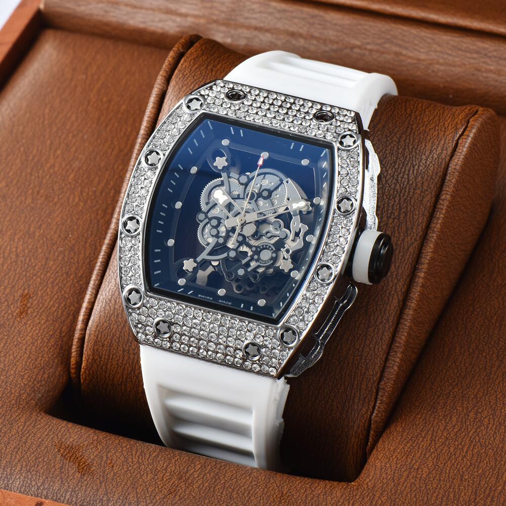 Men's Watch Casual Sports Watches Stylish dial design Dirt resistant silicone strap quartz watches
Men's Watch Casual Sports Watches Stylish dial design Dirt resistant silicone strap quartz watches