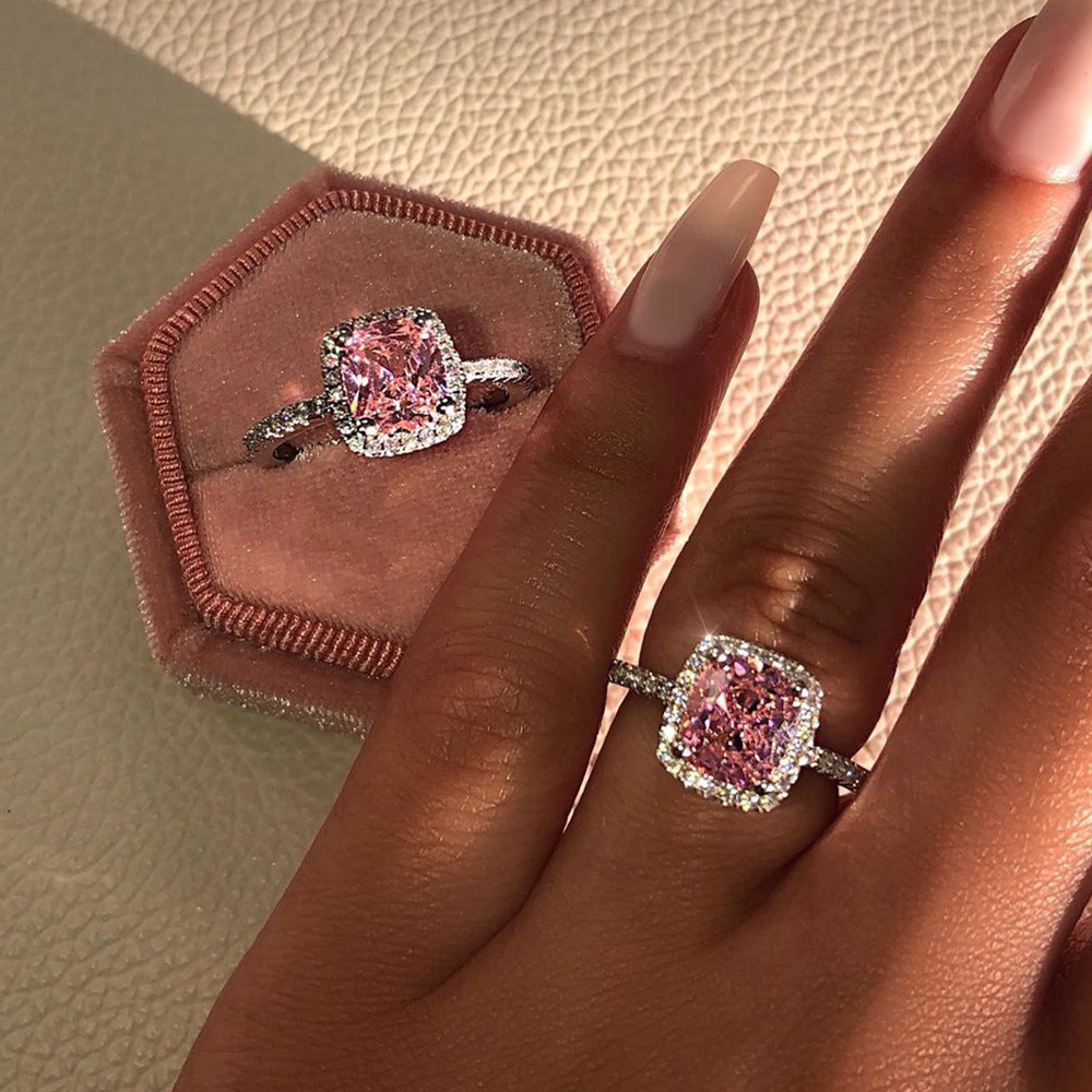 2022 Ins T op Sell Wedding Rings Sweet Cute Fashion Jewelry 925 Sterling Silver Cushion Shape Pink White 5A Cubic Zircon Eternity Women Engagement Band Ring Gift
2022 Ins T op Sell Wedding Rings Sweet Cute Fashion Jewelry 925 Sterling Silver Cushion Shape Pink White 5A Cubic Zircon Eternity Women Engagement Band Ring Gift