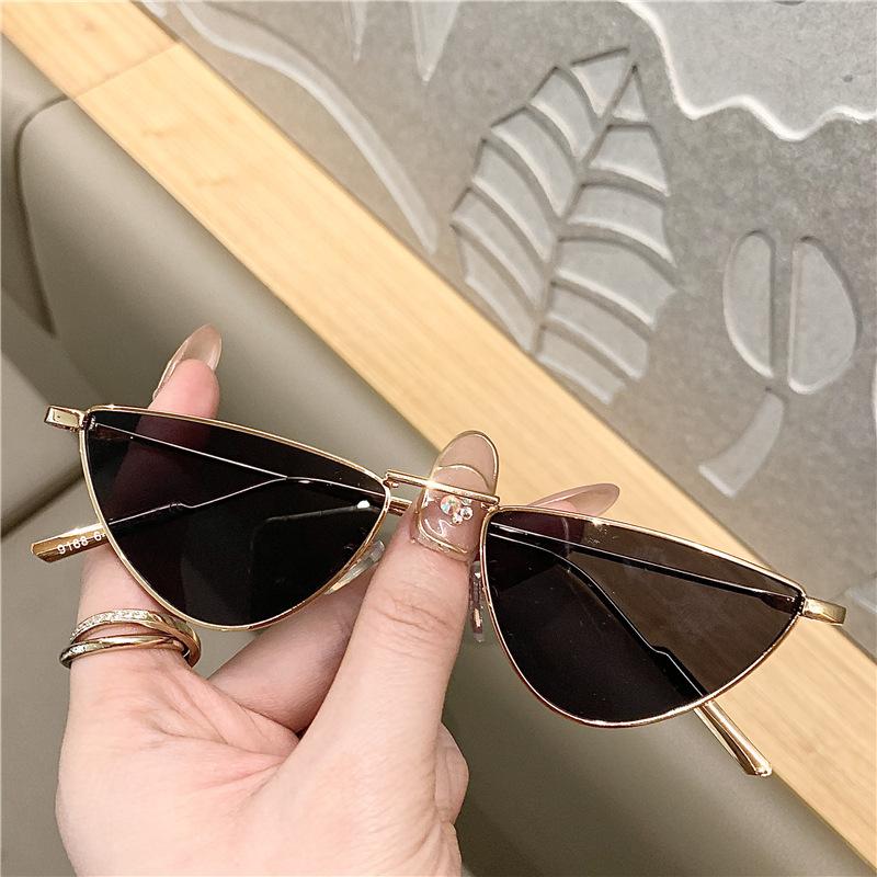 Sunglasses Vintage Triangle Metal Frame Women Fashion Gradient Pink Blue Ocean Lens Shades Eyewear Sun Glasses Oculos UV400Sunglasses
Sunglasses Vintage Triangle Metal Frame Women Fashion Gradient Pink Blue Ocean Lens Shades Eyewear Sun Glasses Oculos UV400Sunglasses