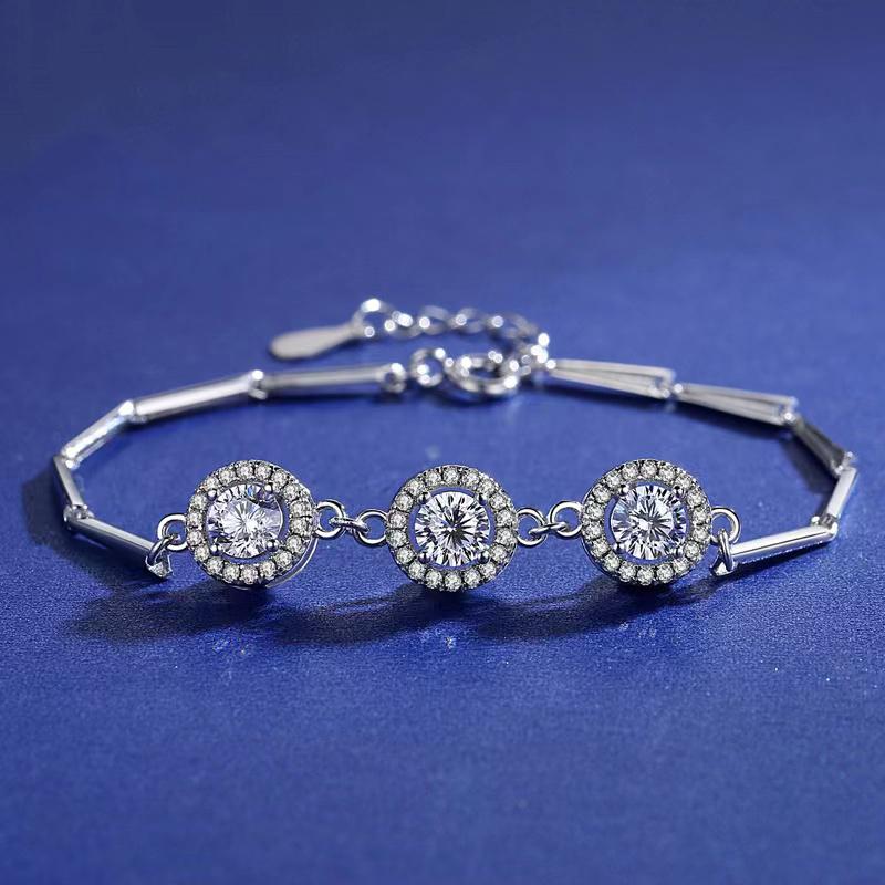 Charm Bracelets Trendy 925 Sterling Silver 1.5ct D Color VVS1 Moissanite Bracelet For Women Jewelry Plated White Gold BangleCharmCharm
Charm Bracelets Trendy 925 Sterling Silver 1.5ct D Color VVS1 Moissanite Bracelet For Women Jewelry Plated White Gold BangleCharmCharm