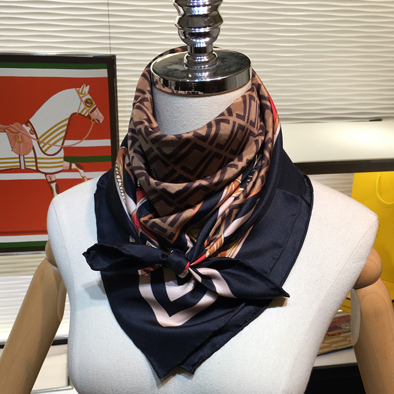Summer Designer Womens Silk Scarf Fashion Ladies Sqaure Wrap Shawl Woman Headband Luxury Pashmina Brand Silk Scarves Full Letter
Summer Designer Womens Silk Scarf Fashion Ladies Sqaure Wrap Shawl Woman Headband Luxury Pashmina Brand Silk Scarves Full Letter
