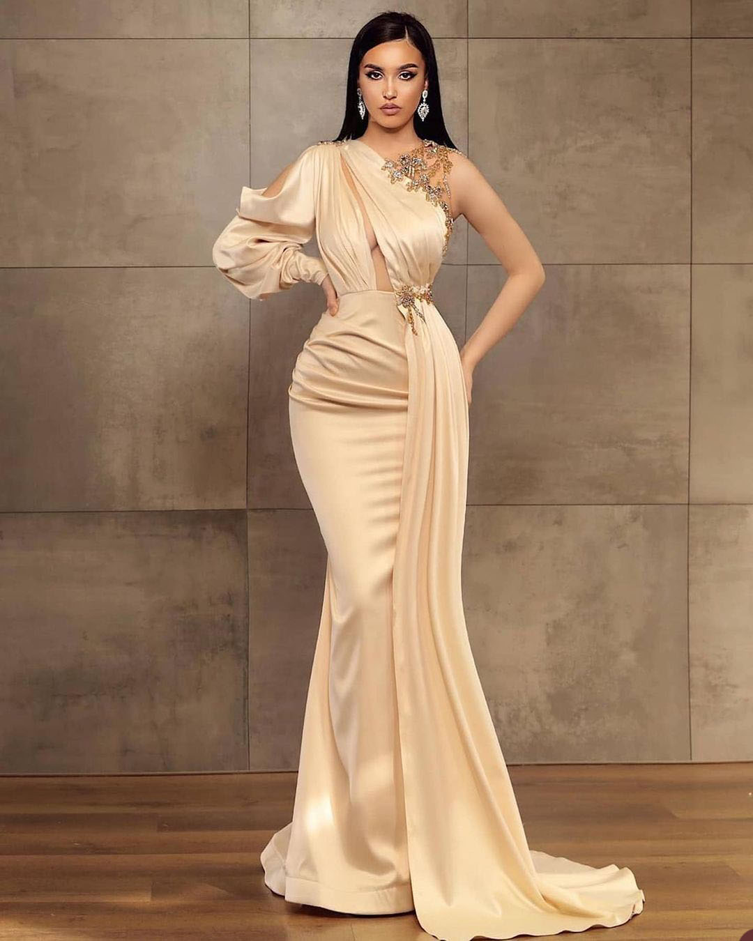 Champagne Mermaid Prom Dresses Sexy V Neck One Shoulder Satin Appliques Sequins Plus Size Luxury Crystal Prom Gowns Sexy Floor Length Custom Made Even