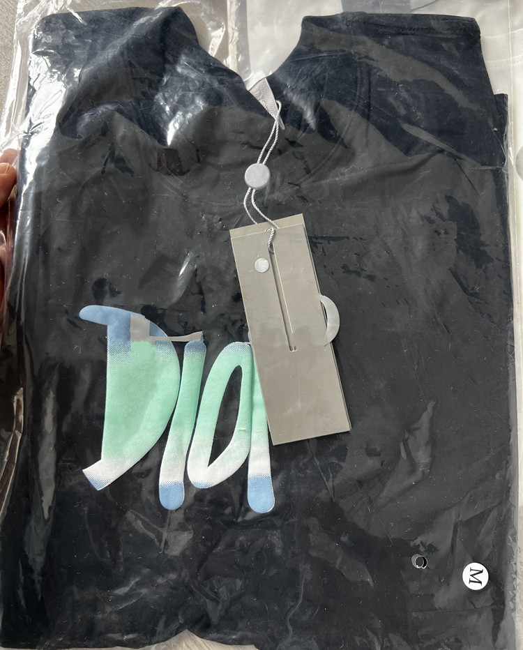 2022 Fashion new Luxury designer T shirts Women And Men Tops Summer Female Letter Appliques T-Shirt Ladies High Quality Casual Cotton tops v, V1 high quality
2022 Fashion new Luxury designer T shirts Women And Men Tops Summer Female Letter Appliques T-Shirt Ladies High Quality Casual Cotton tops v, V1 high quality