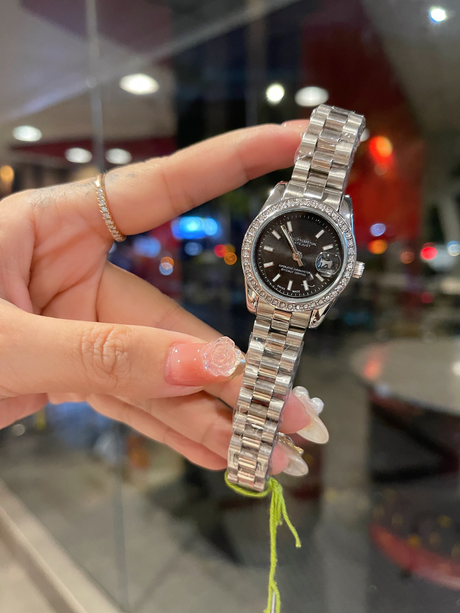 roelx highes quality new high end luxury 3A men's quartz watch waterproof ladies men's watches
roelx highes quality new high end luxury 3A men's quartz watch waterproof ladies men's watches