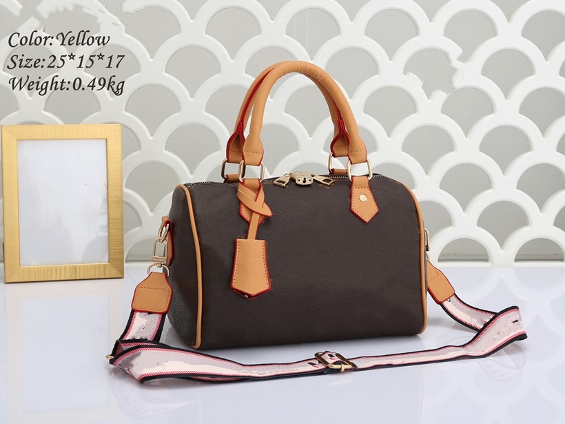 25cm BANDOULIERES Bag Two Color Stitching Strap Handbag Women Shoulder Bags Luxurys Designer Cross body Key Lock Pouch Totes Louiseity Purse Viutonity, Packaging bag
25cm BANDOULIERES Bag Two Color Stitching Strap Handbag Women Shoulder Bags Luxurys Designer Cross body Key Lock Pouch Totes Louiseity Purse Viutonity, Packaging bag