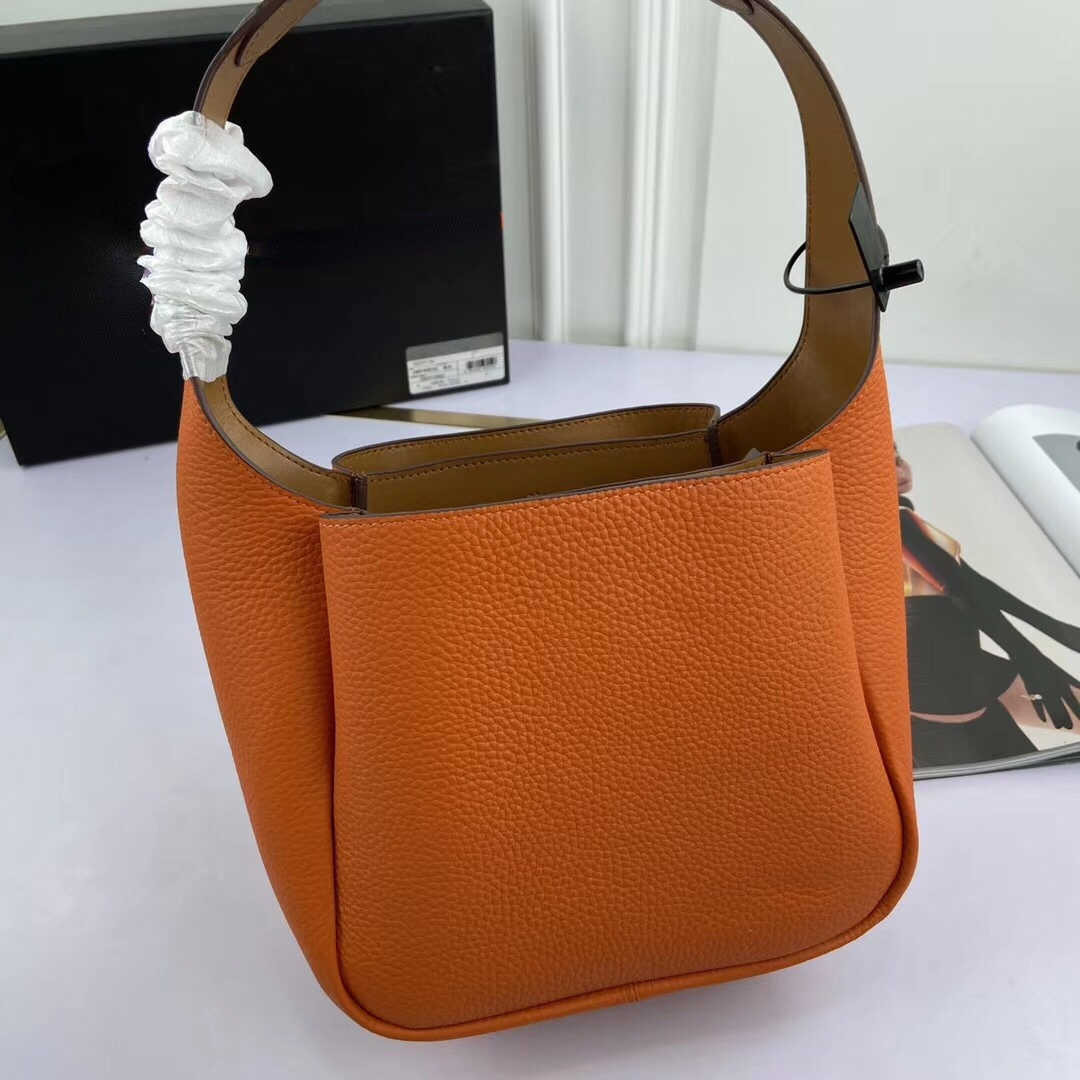New Calfskin Vegetable Basket Tote Underarm Bag Designer Brand Handbag Custom 1BC127 Bucket Bag, Beige
New Calfskin Vegetable Basket Tote Underarm Bag Designer Brand Handbag Custom 1BC127 Bucket Bag, Beige