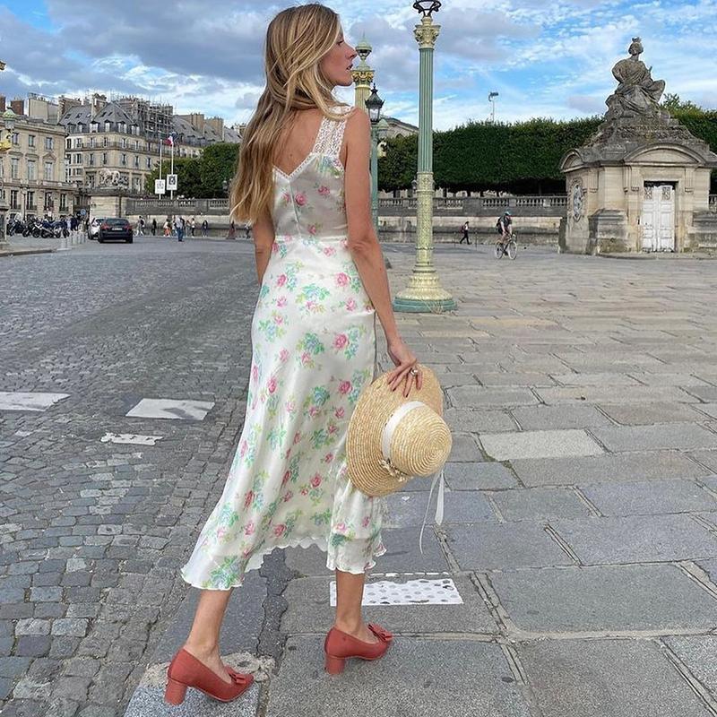 Casual Dresses Fashionable Parisian Niche Vintage Lace Full Silk Satin Print Suspender Maxi DressCasual, Beige
Casual Dresses Fashionable Parisian Niche Vintage Lace Full Silk Satin Print Suspender Maxi DressCasual, Beige