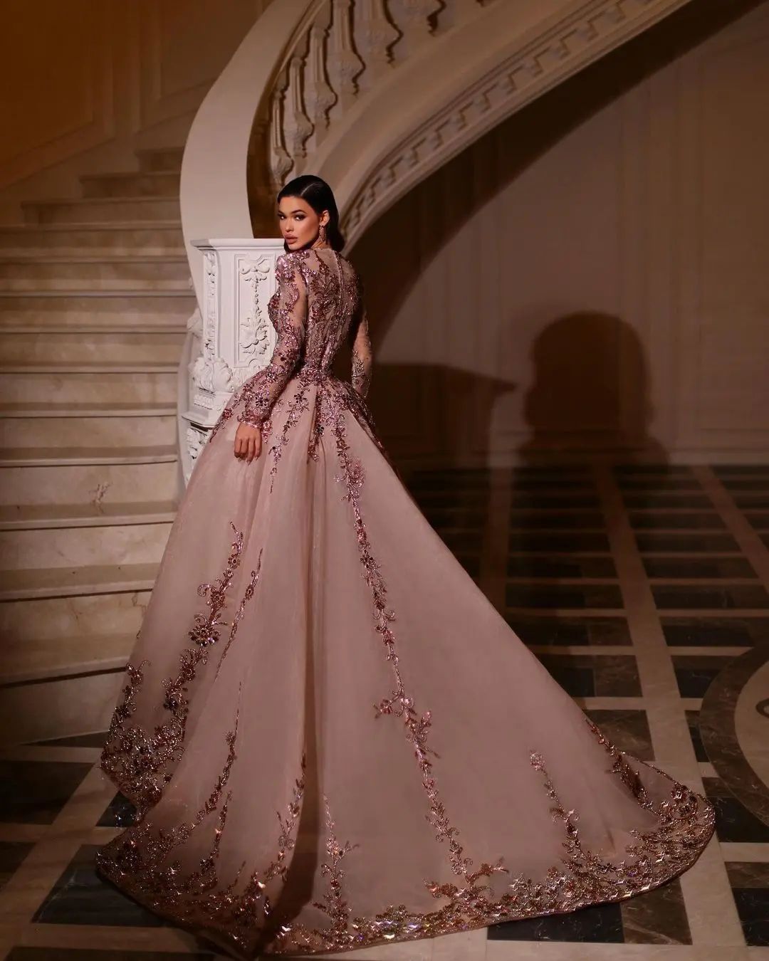 Elegant Blush Pink Sequined Evening Dresses Crystals With Overskrtis Party Gowns Sheer Neck Women Formal Floor Length Robe De Soriee