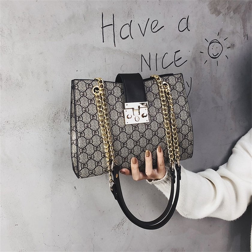 20% off sitewide 2022 Top Design Luxury Bags 80M0 female version simple versatile lock chain bag atmosphere One Messenger Bag, Red
20% off sitewide 2022 Top Design Luxury Bags 80M0 female version simple versatile lock chain bag atmosphere One Messenger Bag, Red