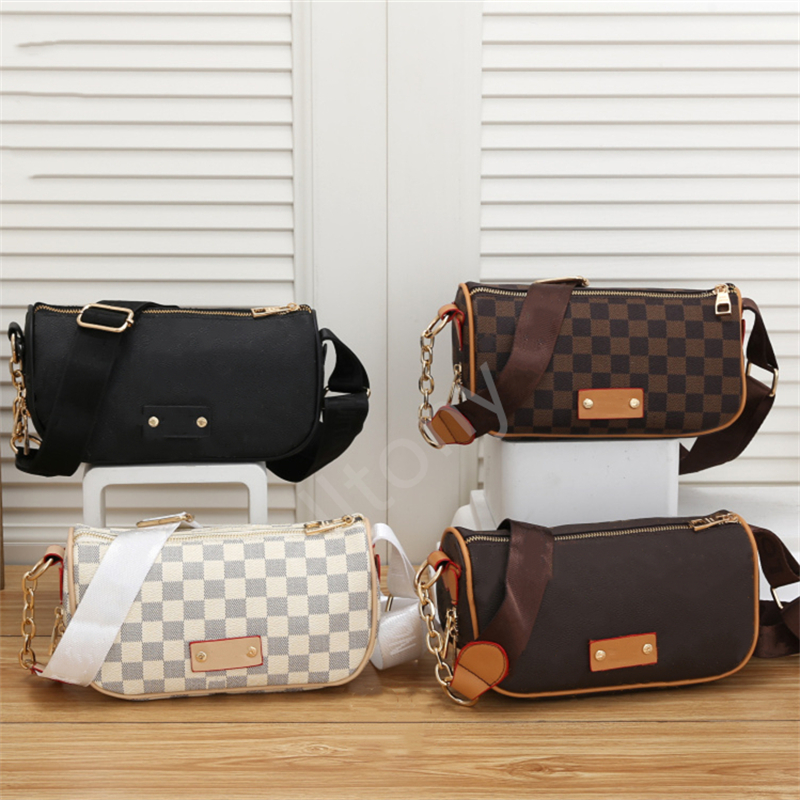 Women shoulder bags women chain crossbody fashion quilted heart leather handbags female famous designer purse Messenger bag, Coffee
Women shoulder bags women chain crossbody fashion quilted heart leather handbags female famous designer purse Messenger bag, Coffee