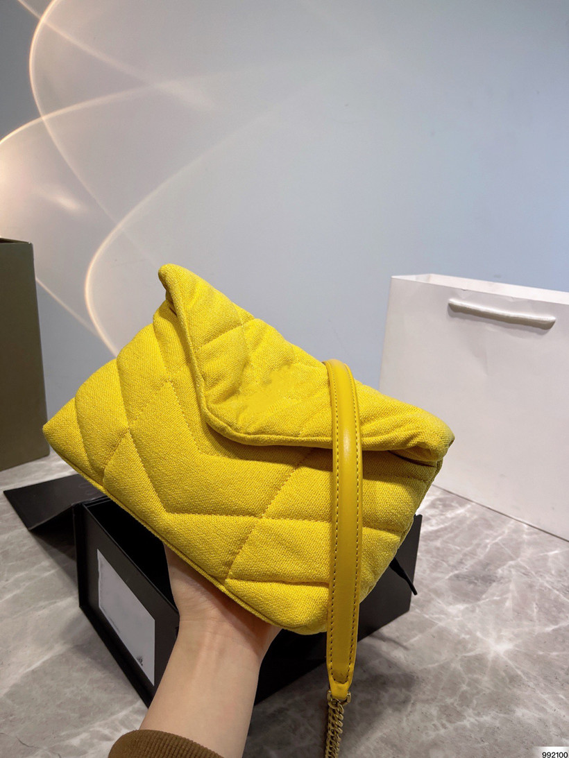 Classic Bags V Shape Flaps Chain Bag solferino Designer Handbags TOP Quality Women Shoulder handbag Clutch Tote Messenger Shopping Purse 22cm, Yellow
Classic Bags V Shape Flaps Chain Bag solferino Designer Handbags TOP Quality Women Shoulder handbag Clutch Tote Messenger Shopping Purse 22cm, Yellow