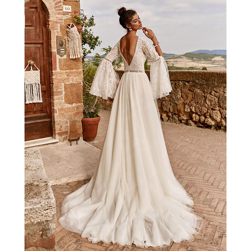 Boho Wedding Dress Beach country Bohemian V Neck Long Flare Sleeve Lace Bodice Tulle Sweep Train Backless Vestidos de novia 2022