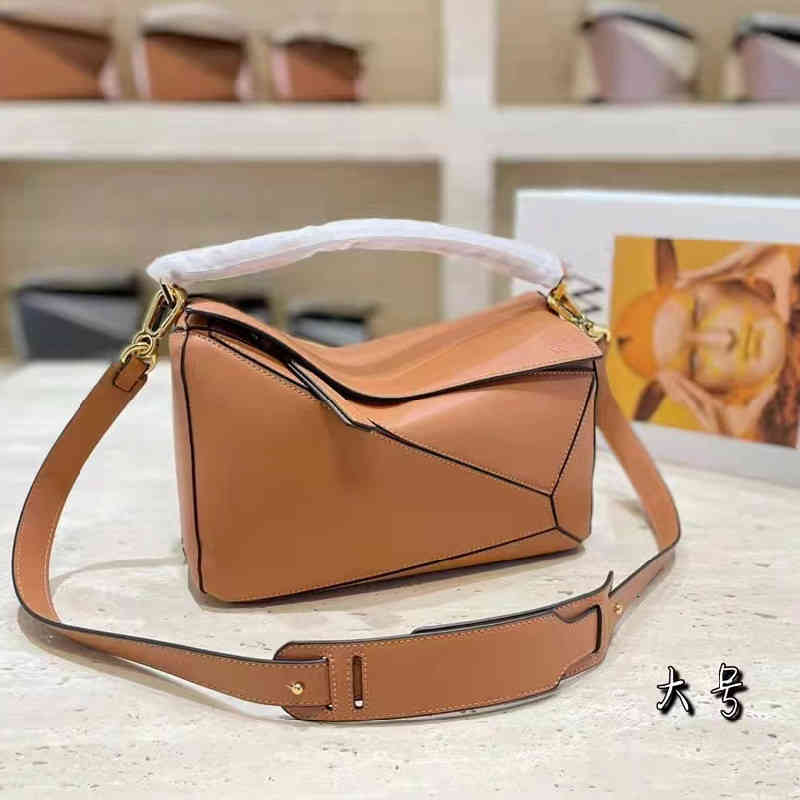 Bag 2022 Designer Bag Loevve Evening Bags Commuter Saddle Handbag Embroidery Canvas Female Handbags Underarm Bags G70j, Blue
Bag 2022 Designer Bag Loevve Evening Bags Commuter Saddle Handbag Embroidery Canvas Female Handbags Underarm Bags G70j, Blue