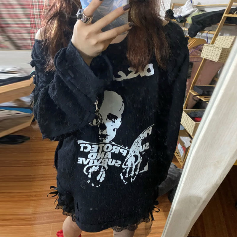 QWEEK Gothic Punk Skull Print Women T Shirt Emo Goth White Off Shoulder Long Sleeve T-shirt Streetwear Black Irregular Dark Tops 220411